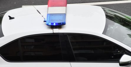policija-surguta-vyjasnjaet-izbival-li-voditel-avtobusa-malchika-za-snezhok-b9e08ba