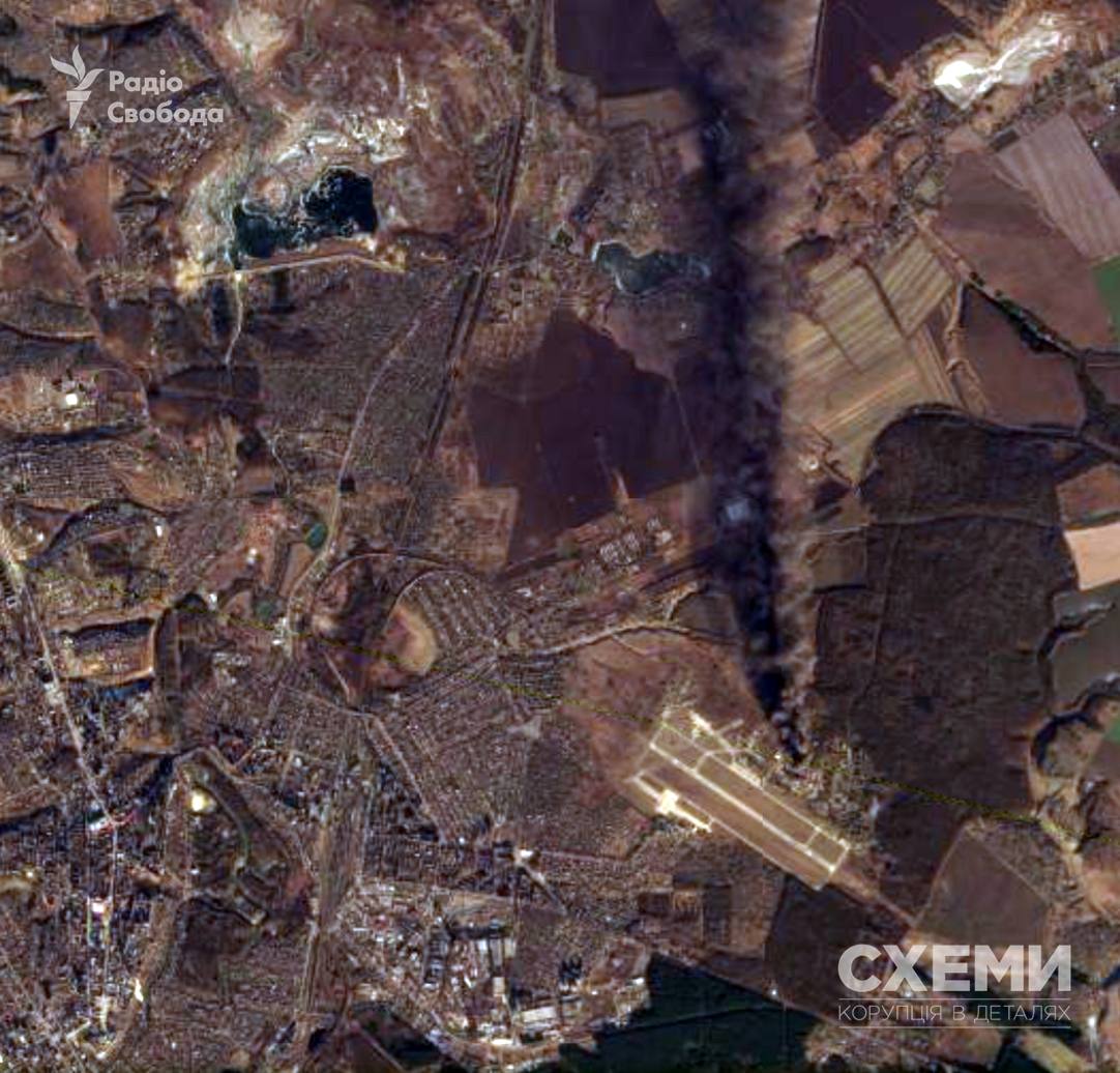 ​В непосредственной близости от Су-30: опубликованы спутниковые фото пожара с авиабазы в Курске