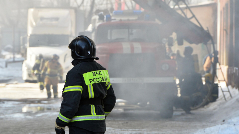 На заводе в Хабаровске загорелся мазут