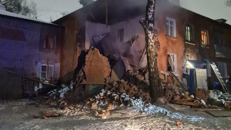 После частичного обрушения дома в Рязани пострадали четыре квартиры