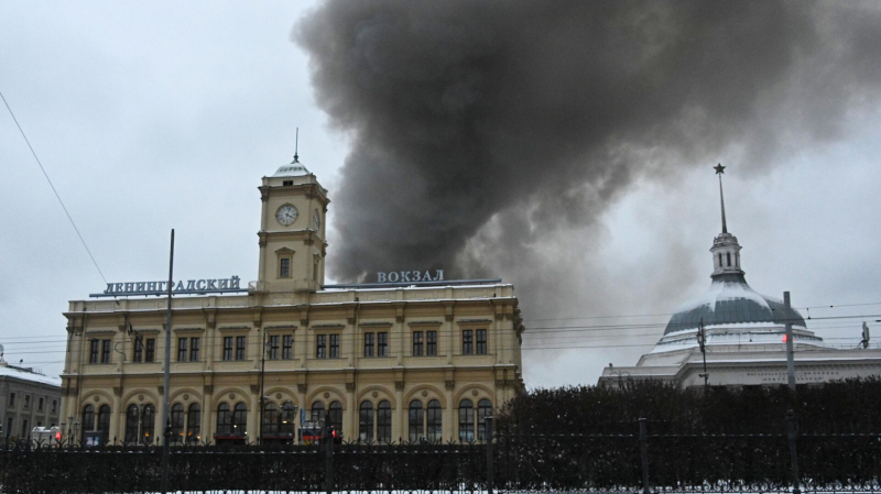 В Востряковском проезде в Москве загорелся склад