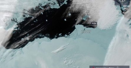 ajsberg-razmerom-s-london-otnosit-ot-antarktidy-k-prolivu-drejka-af1da30