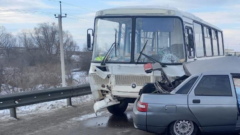 Число пострадавших в ДТП с автобусом в Приморье достигло 14 человек