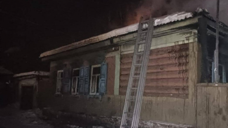 В Абакане пожарные спасли 87 человек при возгорании в многоэтажке