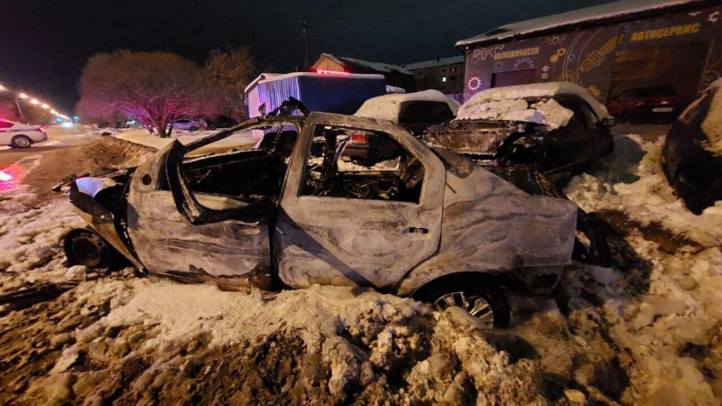 В Дагестане в ДТП с участием трех легковушек погиб человек