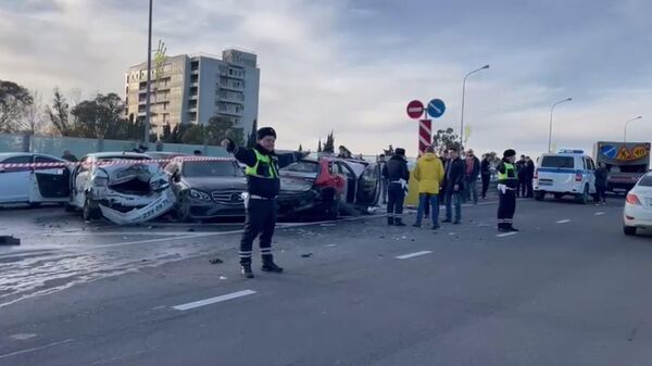 В Омске в ДТП с двумя иномарками и автобусом погиб человек