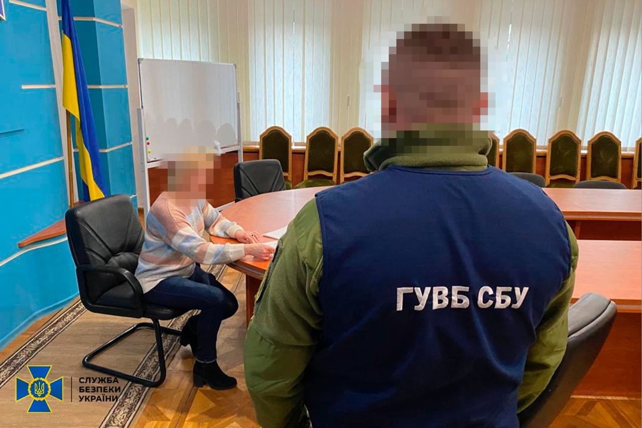 В Ровно СБУ задержали предательницу, оправдывающую вторжение РФ в Украину 