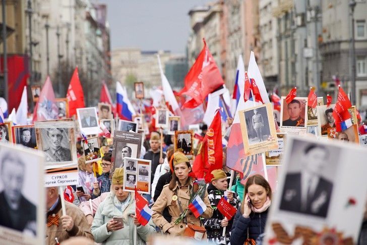 Пропагандисты осознали реальную причину отмены "Бессмертного полка", озвучив ее в эфире