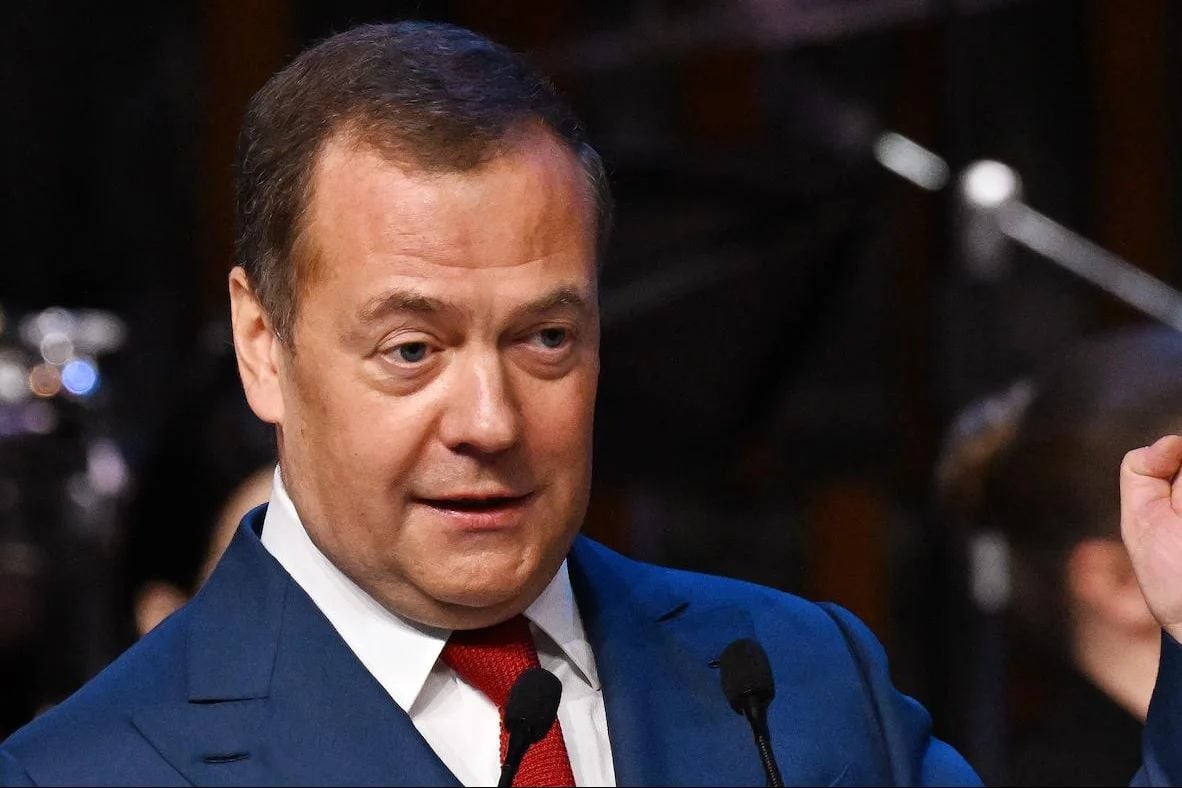 ​Медведев мечтает о ядерном ударе по Польше: "Исчезнут все дуды, моравецкие..."