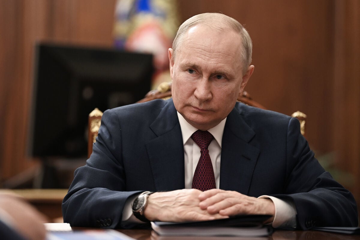 Врач, имеющий секретную информацию о Путине, не смог сбежать из России