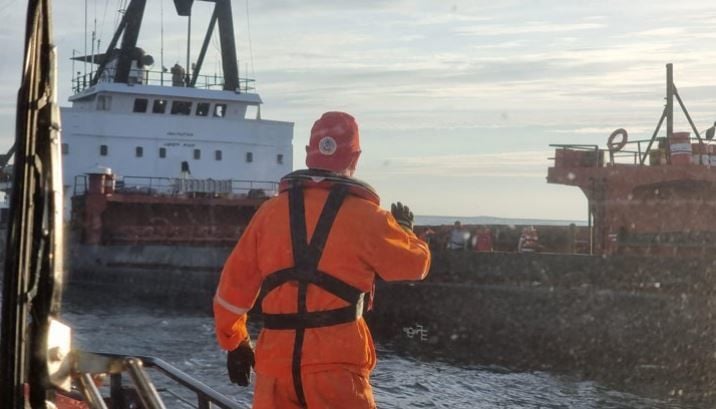 В Черном море неподалеку от устья Дуная на мине подорвалось гражданское судно