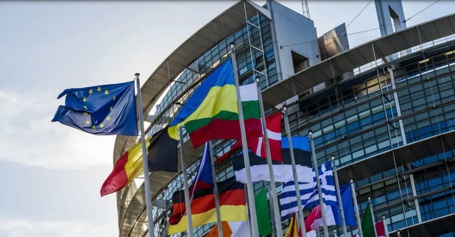 Европарламент проголосовал за предоставление Украине 50 миллиардов евро помощи