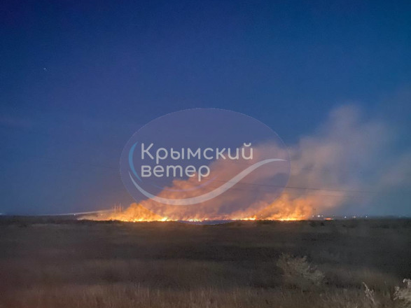 В Крыму пылает: горит вблизи Старокрымского полигона