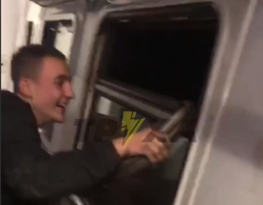 Подростки разгромили вагон пригородного поезда Яготин-Киев: полиция установила хулиганов