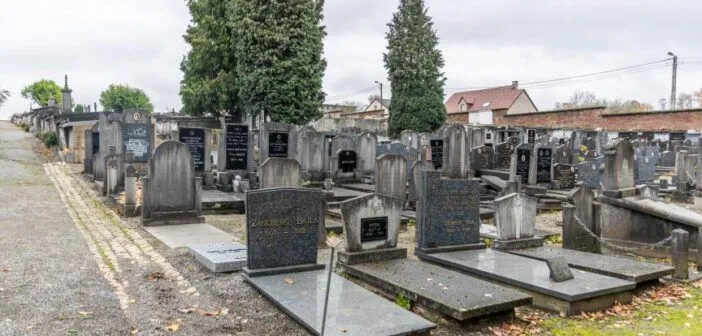 В Бельгии вандалы разрушили 85 еврейских могил
