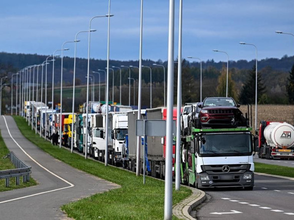 Польские автоперевозчики заявили, что расширят пограничный протест против Украины