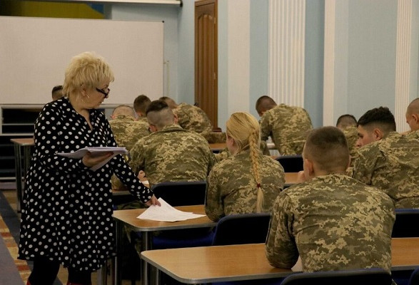 Бесплатное профессиональное обучение для участников боевых действий: в Украине стартовал экспериментальный проект