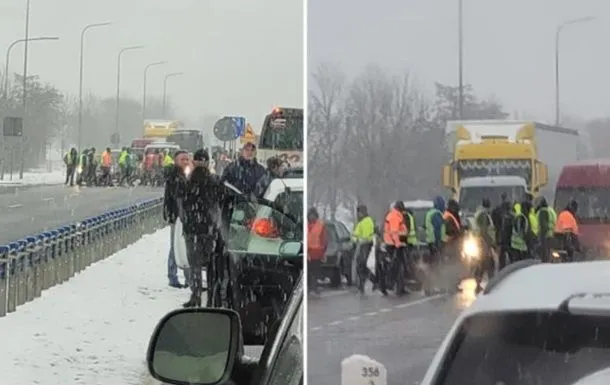 Украинские водители заблокировали дороги в Польше в знак протеста против перекрытия границы