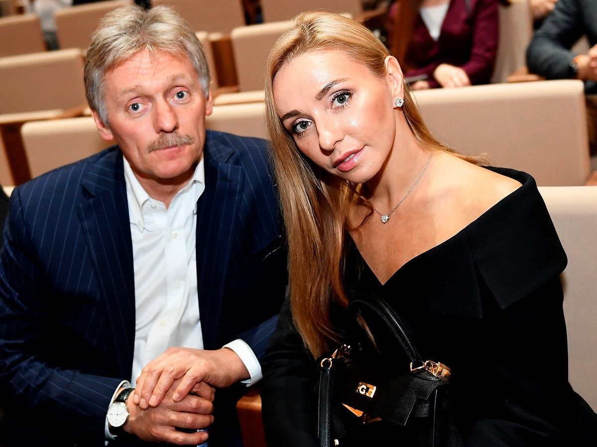 Жена Пескова отказалась признавать Пугачеву и Исинбаеву "предательницами" 