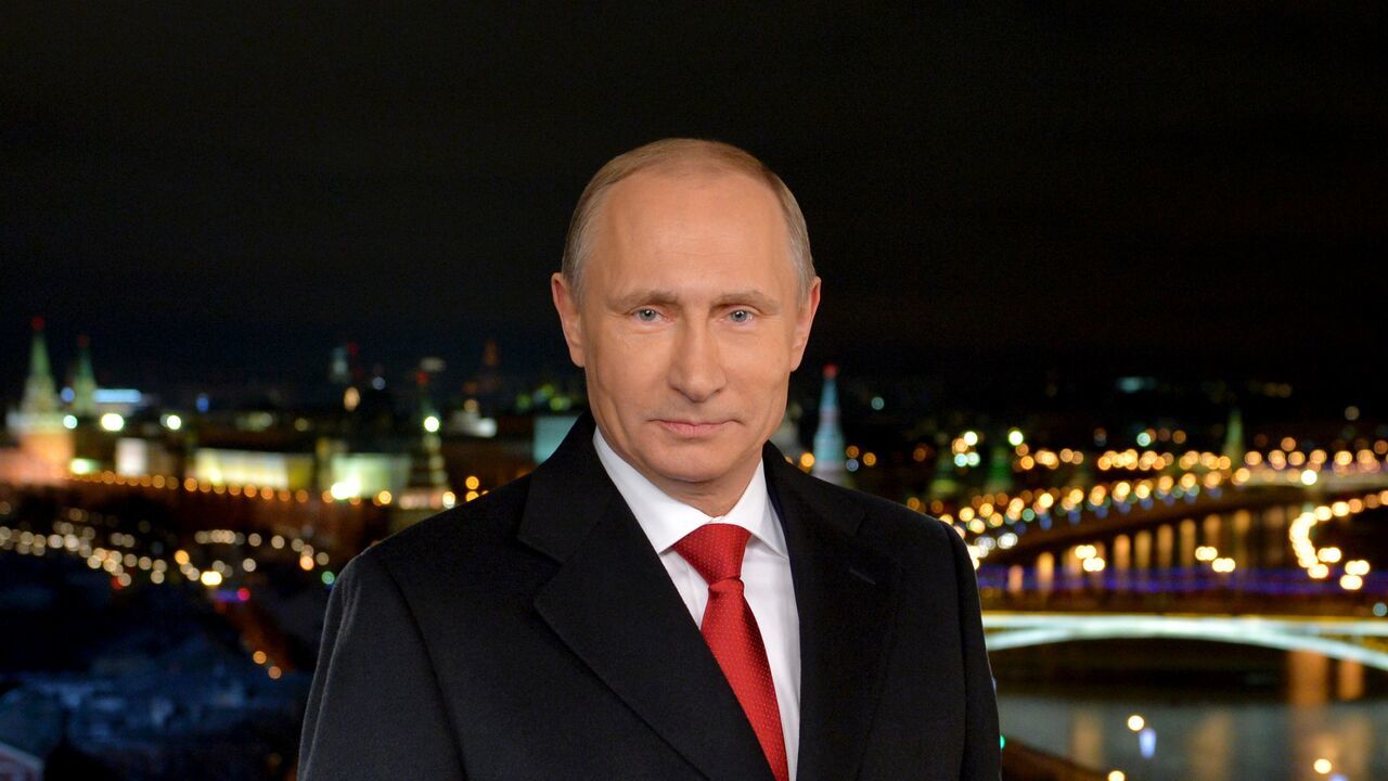 Жители Екатеринбурга высказали Путину слова "поддержки и любви" в Новый год