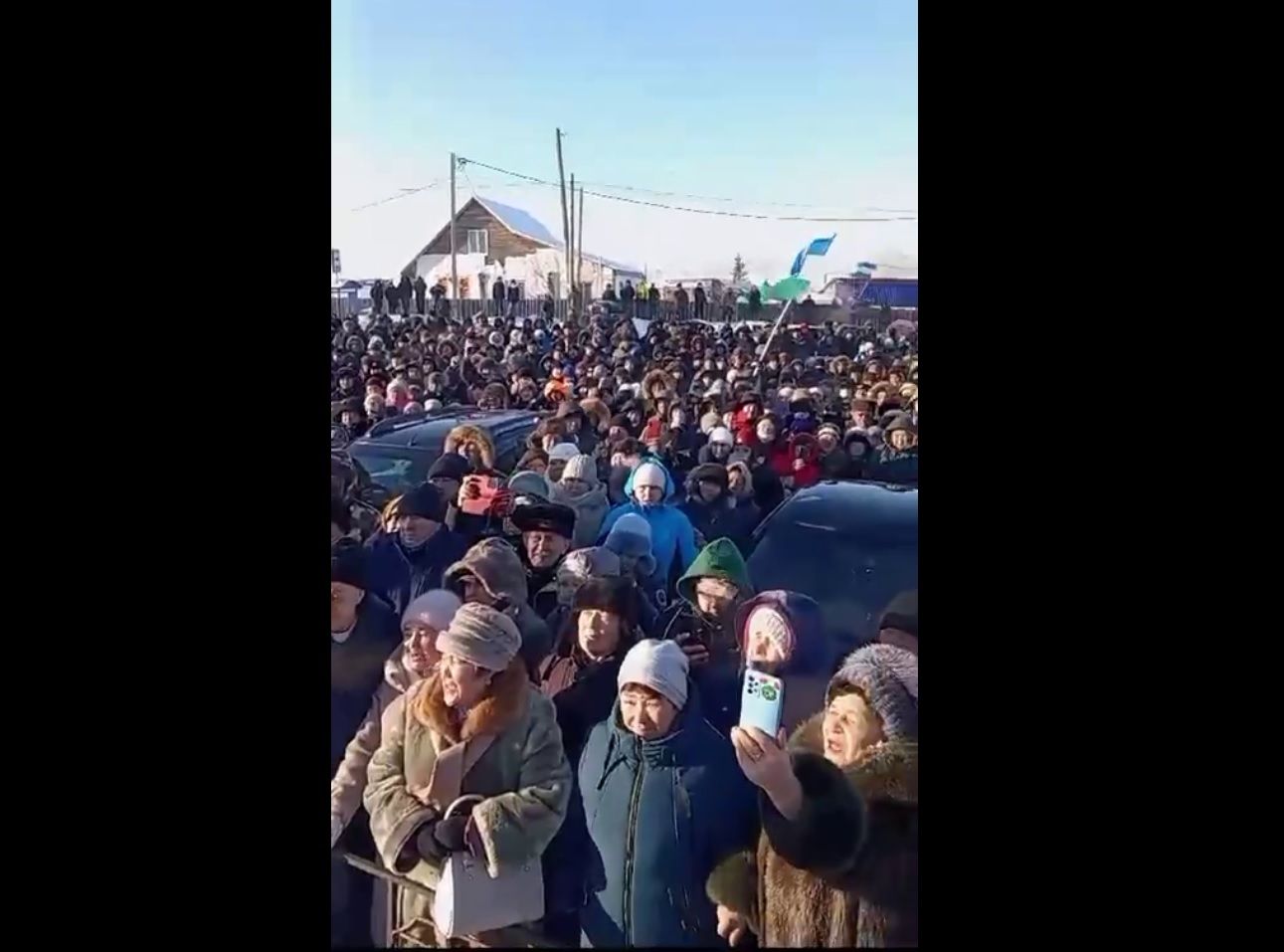 В России тысячи людей вышли на стихийный протест, устроив крупнейшую акцию с начала войны 