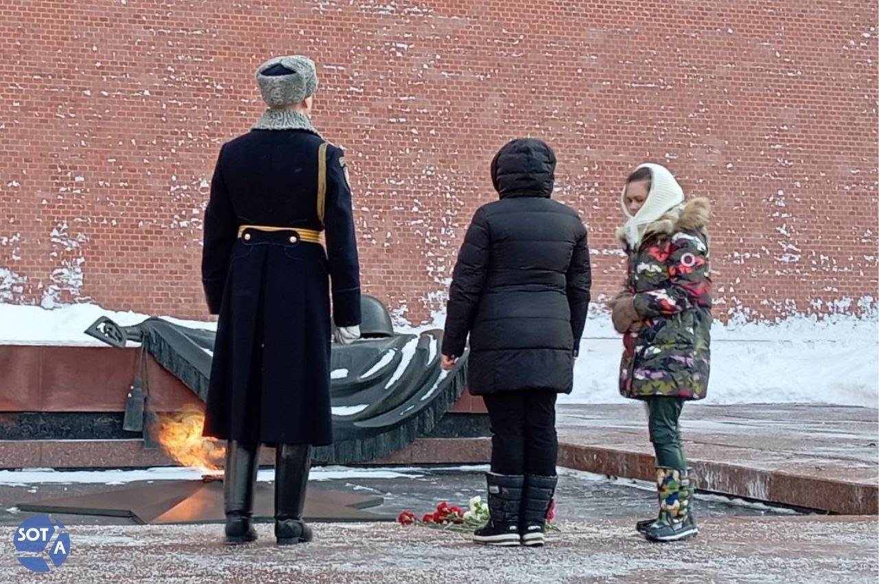 ​"Белые платки" в Москве требуют от Путина прекращения войны: "Остановите это безобразие"