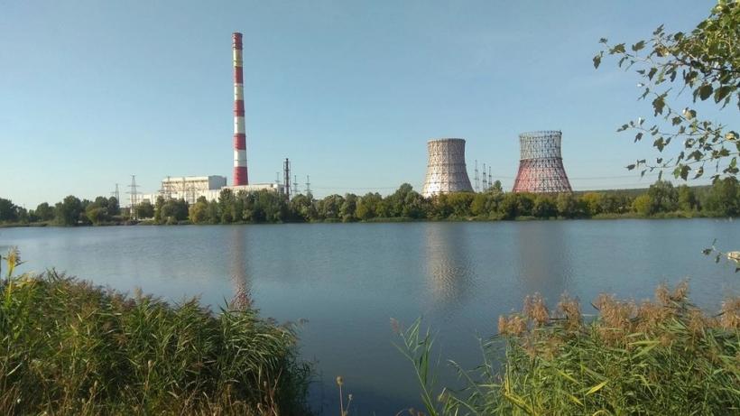 Атака россиян по нефтебазе в Харькове привела к утечке 3000 тонн нефти в окружающую среду, экологи проверяют воду в реке Уды