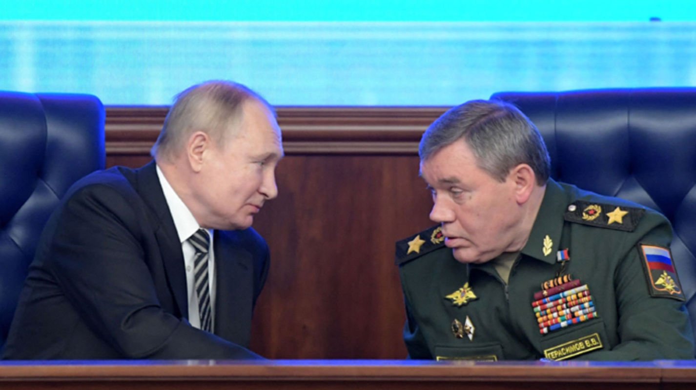 ​Путину передали доклад о большой войне с НАТО: РФ может потерять территории 