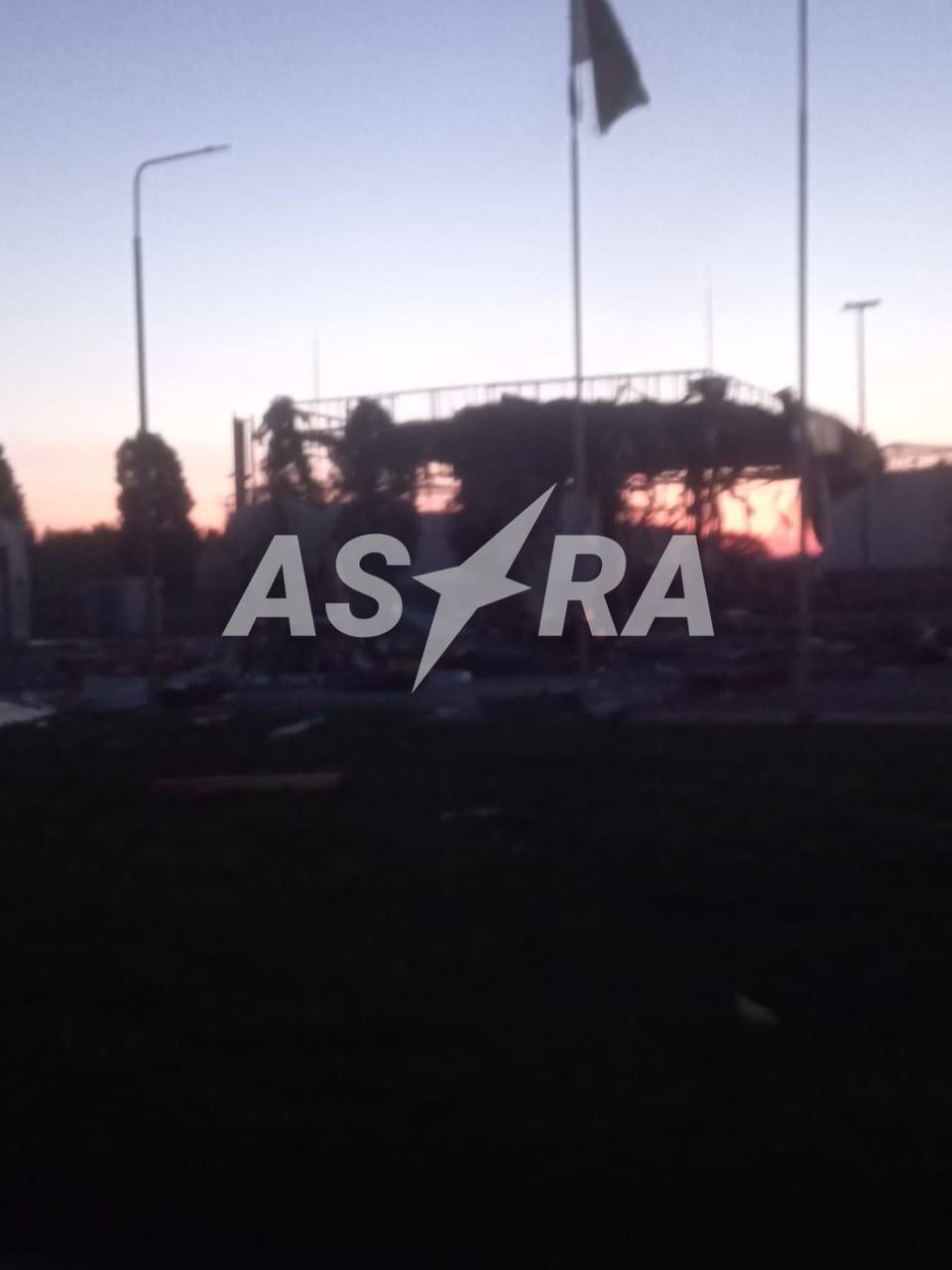​Два беспилотника атаковали заправочную станцию в Орловской области: в Сети появились кадры