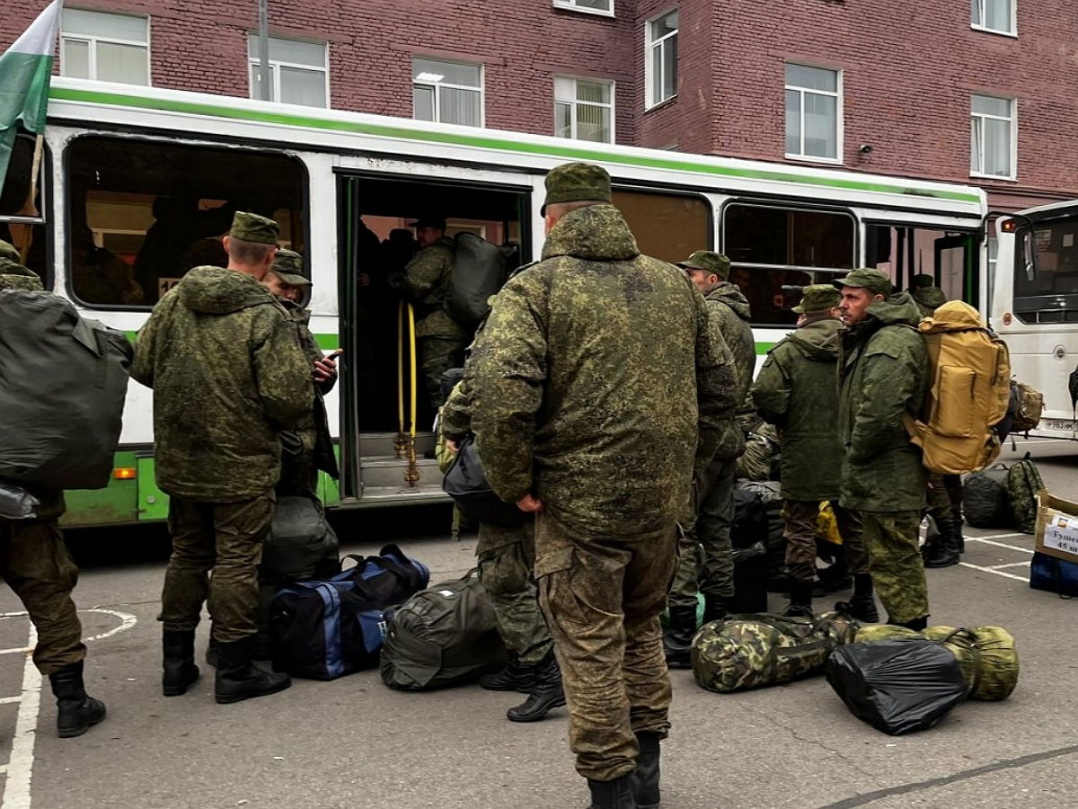 В РФ на фоне больших потерь на фронте начали "технично" забирать на войну безработных 