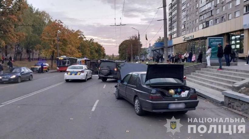 В Сумах произошло ДТП с участием маршрутки: травмированы восемь человек