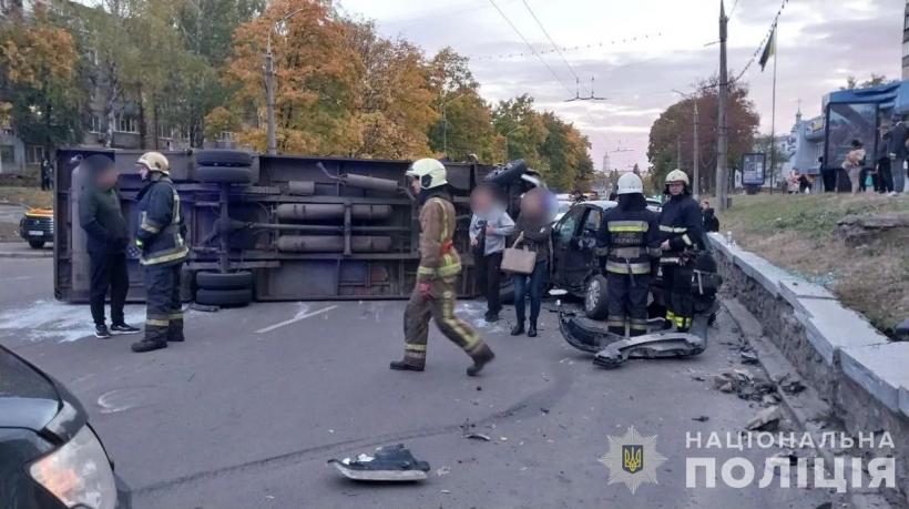 В Сумах произошло ДТП с участием маршрутки: травмированы восемь человек