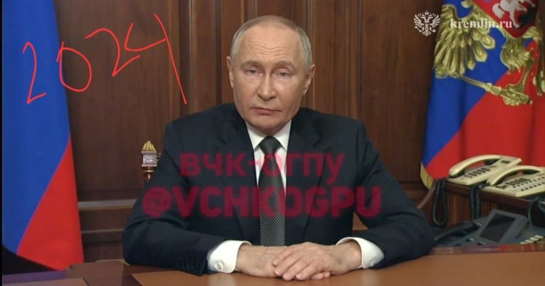 ​Живой человек или ИИ: в Сети обратили внимание на странное поведение Путина во время видеообращения