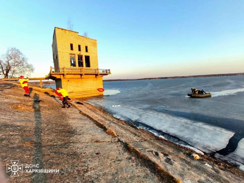 В Харьковской области за сутки под лед провалились трое человек: один не выжил