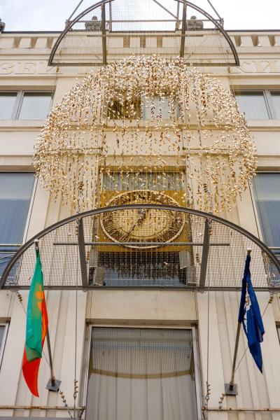 5000 птиц надежды: в Киеве открыли арт-инсталляцию бельгийского дизайнера