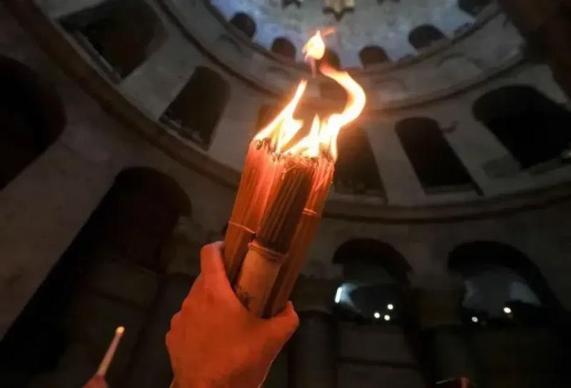 Благодатный огонь: правда или неправда, где посмотреть трансляцию схождения