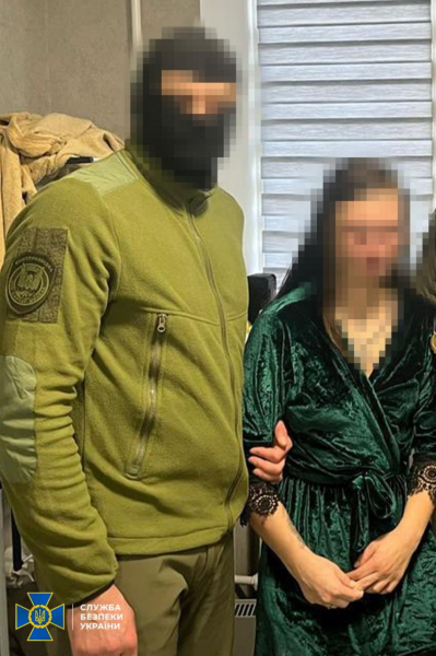 "Чтобы никто не мог увидеть", &ndash; в  Днепре СБУ задержала контрактника ВСУ и его жену, готовивших теракты