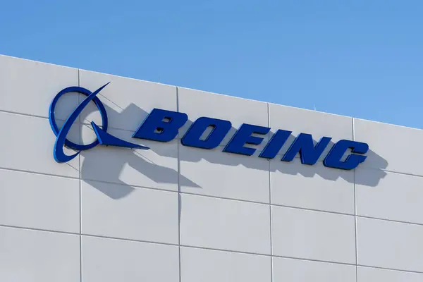 Китай відмовляється від купівлі літаків Boeing
