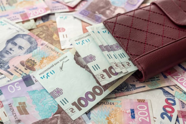 Курс валют на вечір 15 квітня: гривня зросла на міжбанку