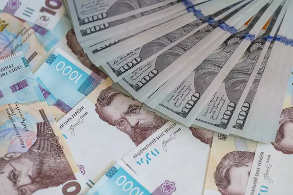 Офіційний курс: Нацбанк підвищив курс гривні на 1 копійку