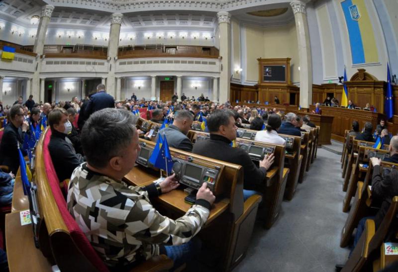 Ограничение пенсий работающим прокурорам: Рада приняла законопроект за основу