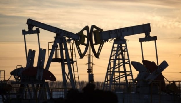 Падіння цін на нафту загрожує росії втратою трильйона рублів