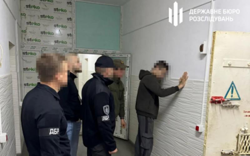 Привязывали к кровати и оставляли без еды: в полтавском СИЗО выявили факты жестоких пыток