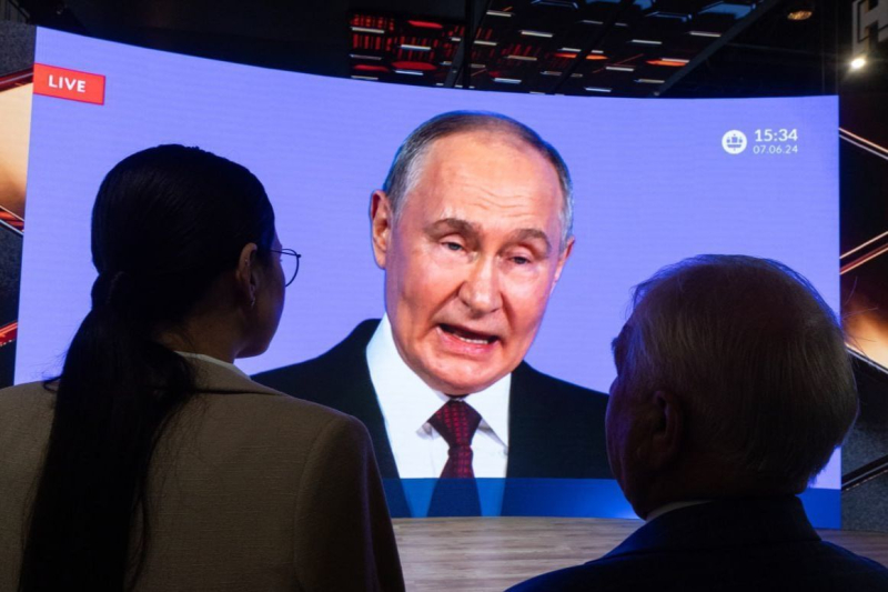 Путину нечем закрыть дыру в бюджете РФ: никто не хочет давать ему в долг