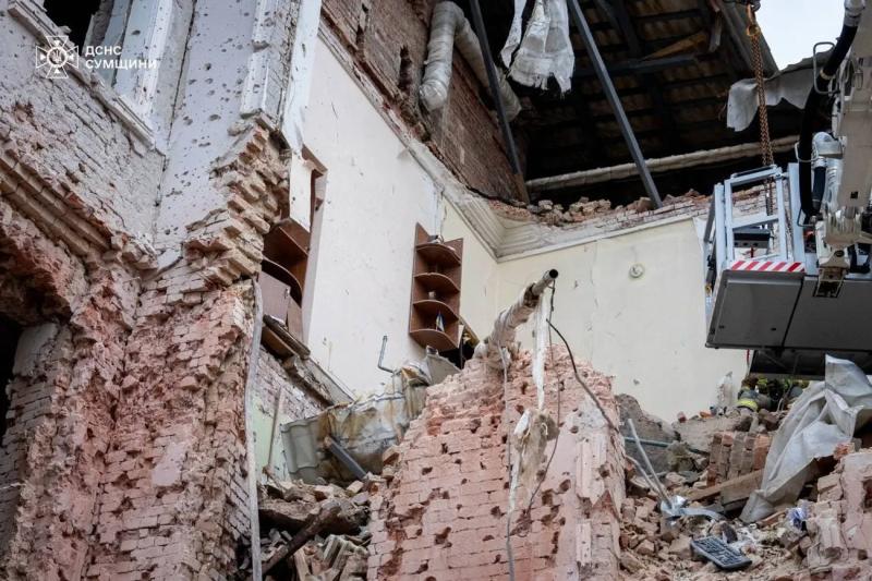 Ракетный удар оккупантов по Сумам: количество погибших возросло до 34 человек