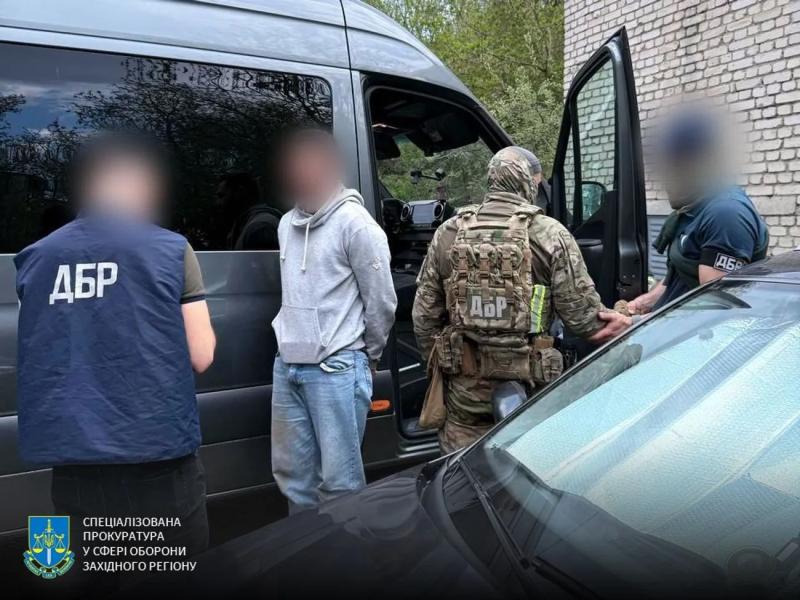 Торговали фиктивными диагнозами: на Буковине разоблачили преступную схему с участием председателя ВВК и его сообщника