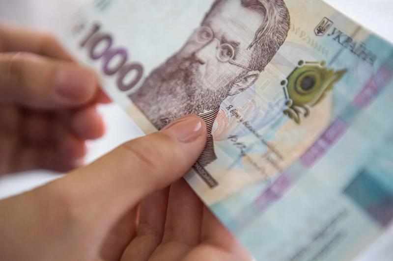 У украинцев стало меньше наличных "на руках", но чаще стали появляться 1000-гривневые банкноты - НБУ