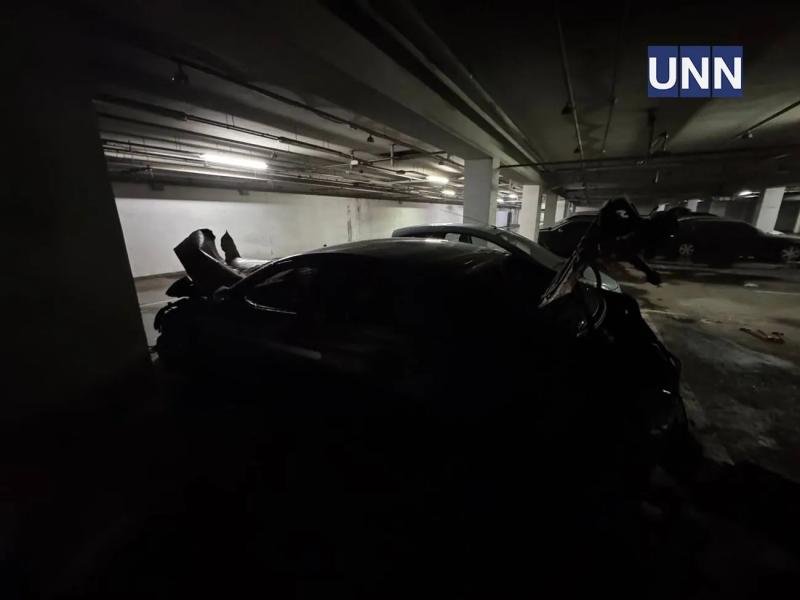 В Киеве ликвидирован пожар в паркинге: сгорел автомобиль BMW