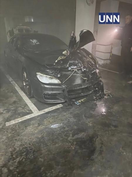 В Киеве ликвидирован пожар в паркинге: сгорел автомобиль BMW