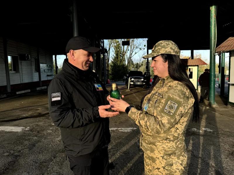 В Украину прибыл Благодатный огонь из Варшавы: его встретили на Волыни